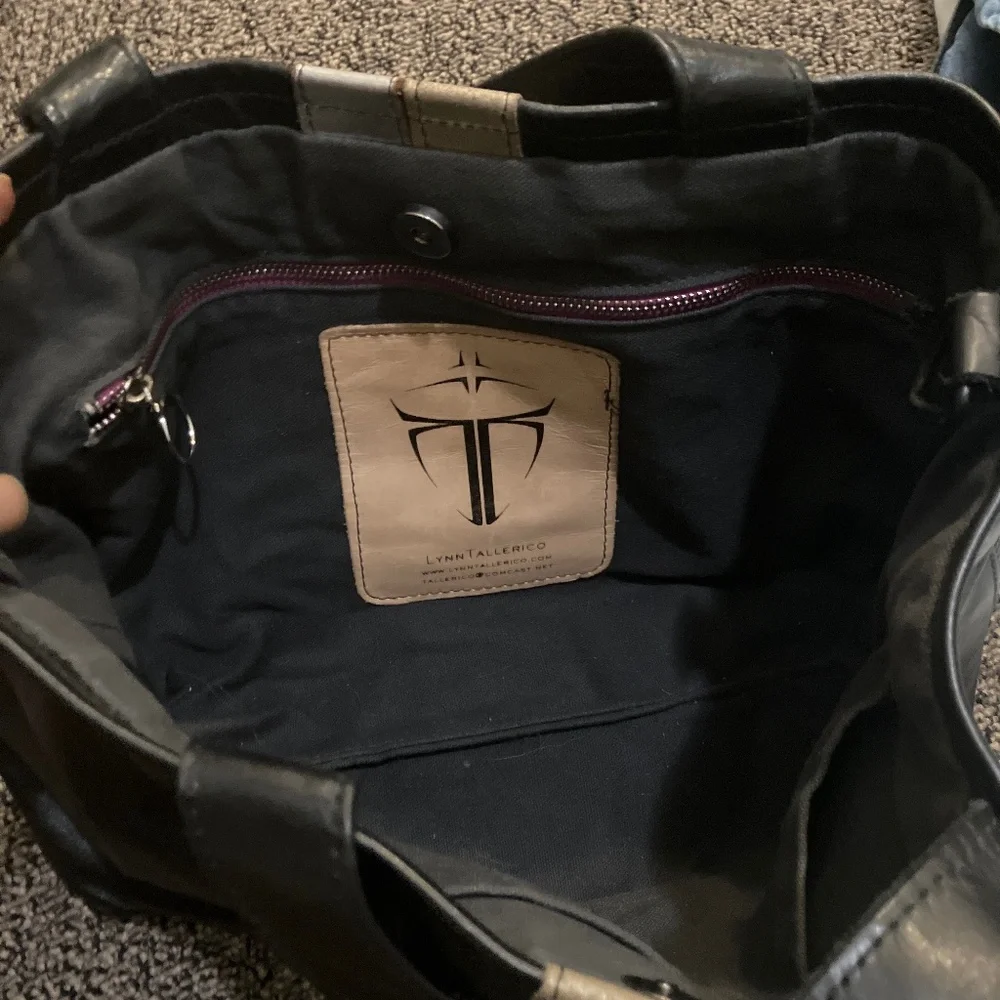 Lynn Tallerico black leather bag with gold and silver racing stripes - Picture 7 of 9